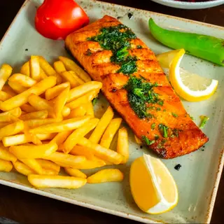 Salmon with French fries