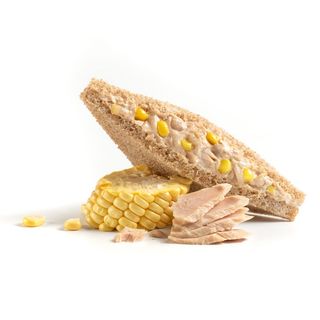 Sándwich Atún con Maíz