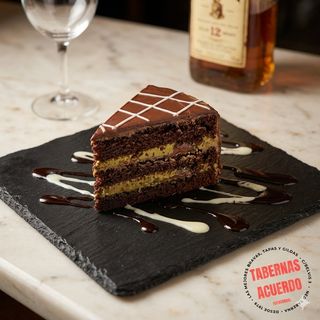 Tarta Chocolate Dubai: Pistacho Crujiente y Puro Vicio