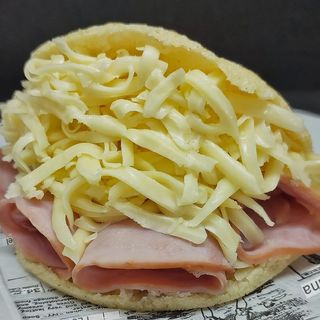 Arepa de Jamón y Queso