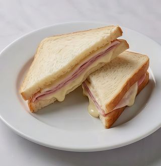 Sándwich De Jamón York Y Queso