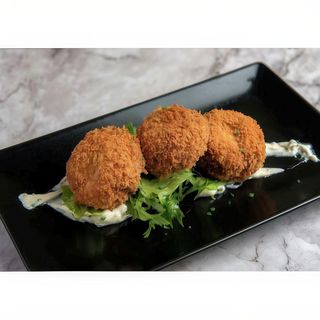 Champiñones Rebozados con Alioli / Breaded Mushrooms With Garlic Mayo Dip
