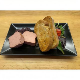 Paté de Hígado de Pollo con Tostadas y Mermelada de Cebolla Roja / Chicken Liver Paté, Toast & Red Onion Marmalade