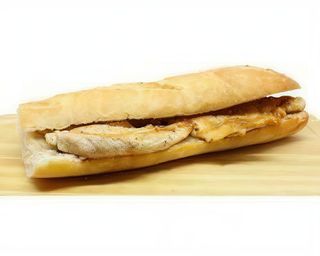 Bocata De Lomo Con Tomate Y Queso