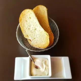 Pan Con Alioli