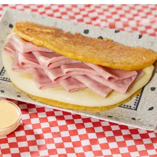 Cachapa De Jamón Y Queso