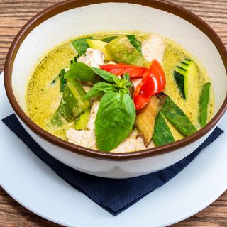 KAENG KIEW WAAN (แกงเขียวหวาน)