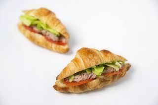 Croissant Vegetal Con Atún