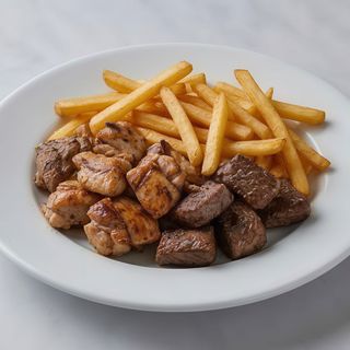 Plato De Pollo Y Ternera Con Patatas