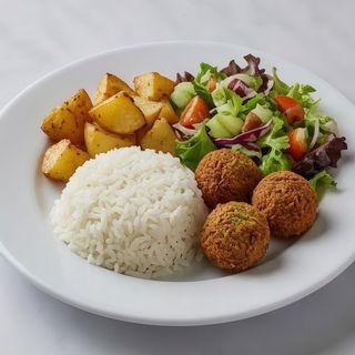 Plato De Arroz Con Falafel Y Patatas (Ración)