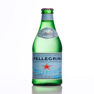 Agua con gas San Pellegrino