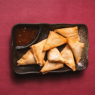 5. Samosa De Curry (8U)