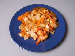 30B. Gambas salteadas con verduras y salsa agridulce