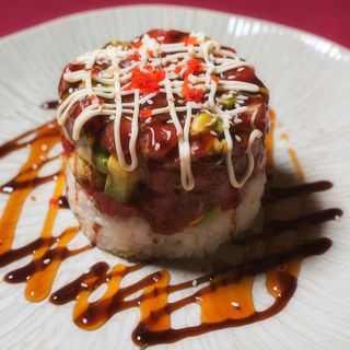 90. Tartar de Atun y aguacate.