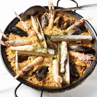 Arroz Marinero Con Mariscos (Paellera Para 4 Personas)