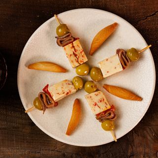 Gilda riojana de queso y anchoa ( 6 Unidades.)