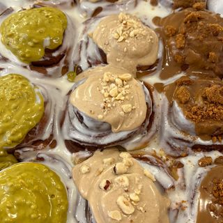 Cinnamon Roll Topping