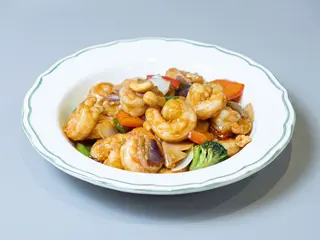 Gambas con anacardos salteadas