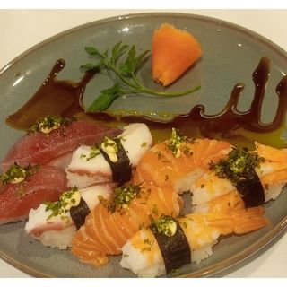 N54 sushi variado