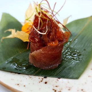 35.Gunkan Tartar Atún (1 Pza.)