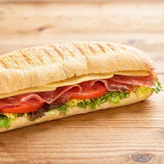 Boca Jamon Serrano y Gouda