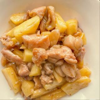 70 Pollo con piña