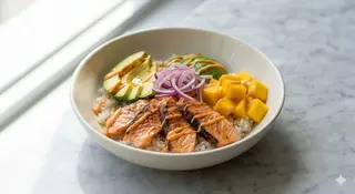 Poke Grande De Salmón Flambeado