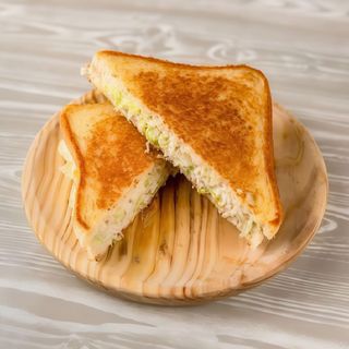 Sándwich De Pollo (2 Panes)