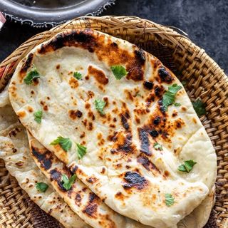 Ajo Naan /Garlic Naan