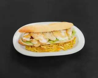 Bocadillo De Pollo Con Lechuga Y Tomate