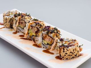 Uramaki De Pato Con Alga Picada (8 Uds.)