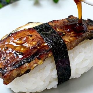 nigiri de salmon asado