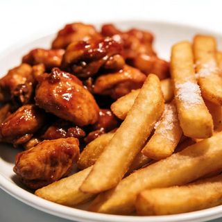Pollo con patatas fritas