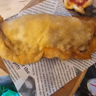 Calzone fritto ripieno:carciofi,pancetta e cipolla caramellata