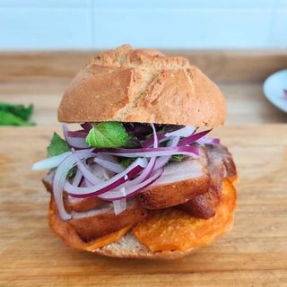 Pan Con Chicharrón