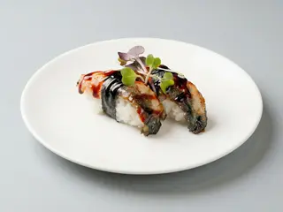 67 Nigiri Anguila 2UDS