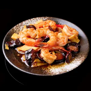 302 Gambas con bambú y setas