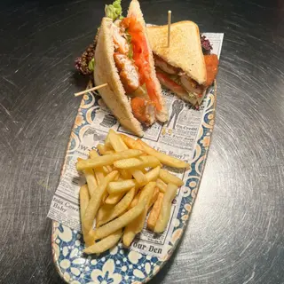Sándwich Club De Pollo