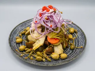 Ensalada de verduras encurtidas
