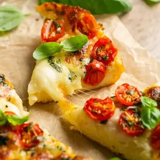 Pizza Focaccia caprese