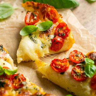 Pizza Focaccia caprese