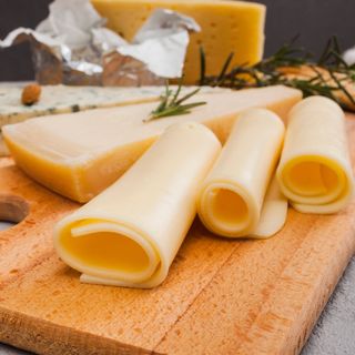 Queso cheddar / edam