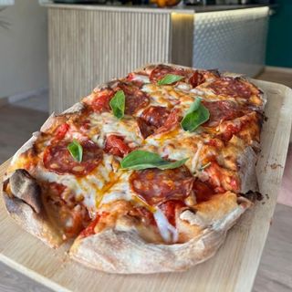 Pinsa de pepperoni