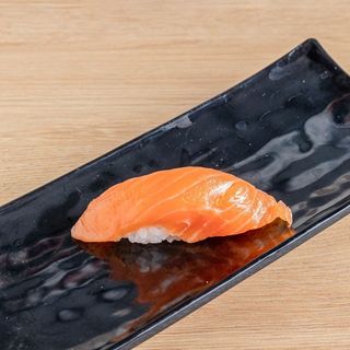 Nigiri Sake (1 Ud.)