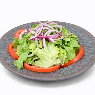 Ensalada mixta con cebolla