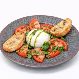 Ensalada Burrata e Pesto