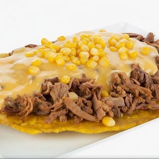 Patacon Con Carne Mechada Y Queso