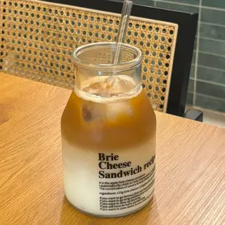 Latte con hielo
