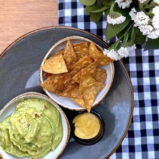 Guacamole Casero Con Totopos