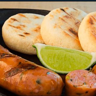 Chorizo Con Arepa